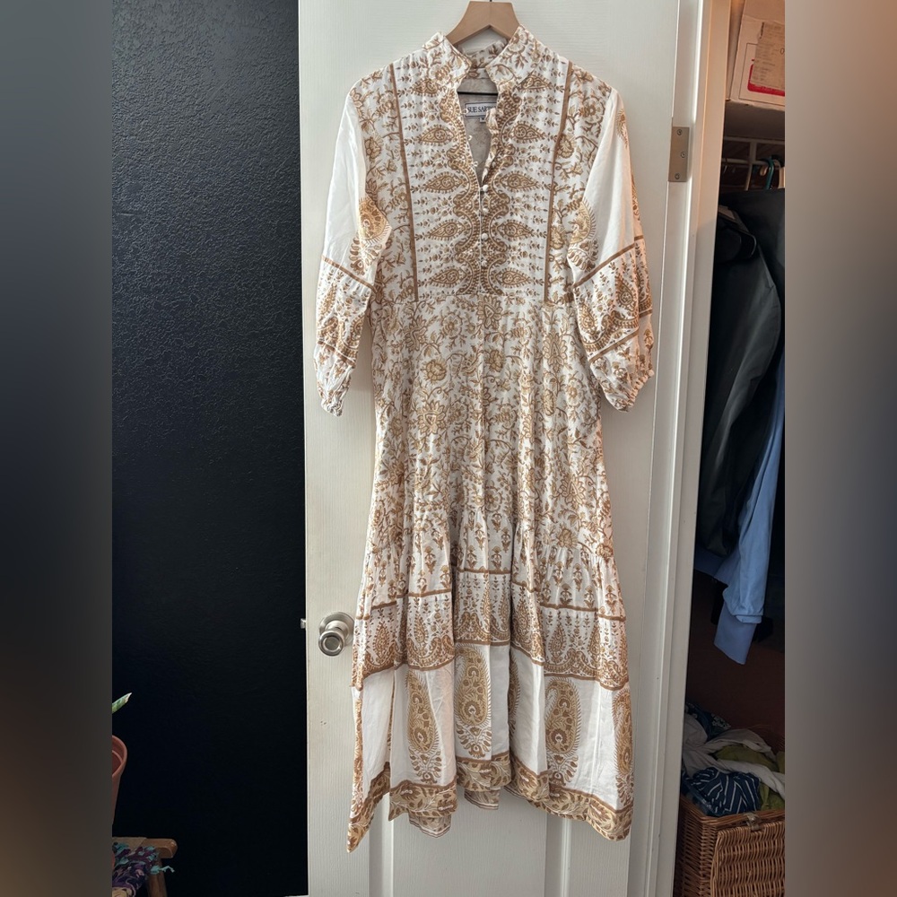 Sue Sartor Beige Patterned dress missing the belt